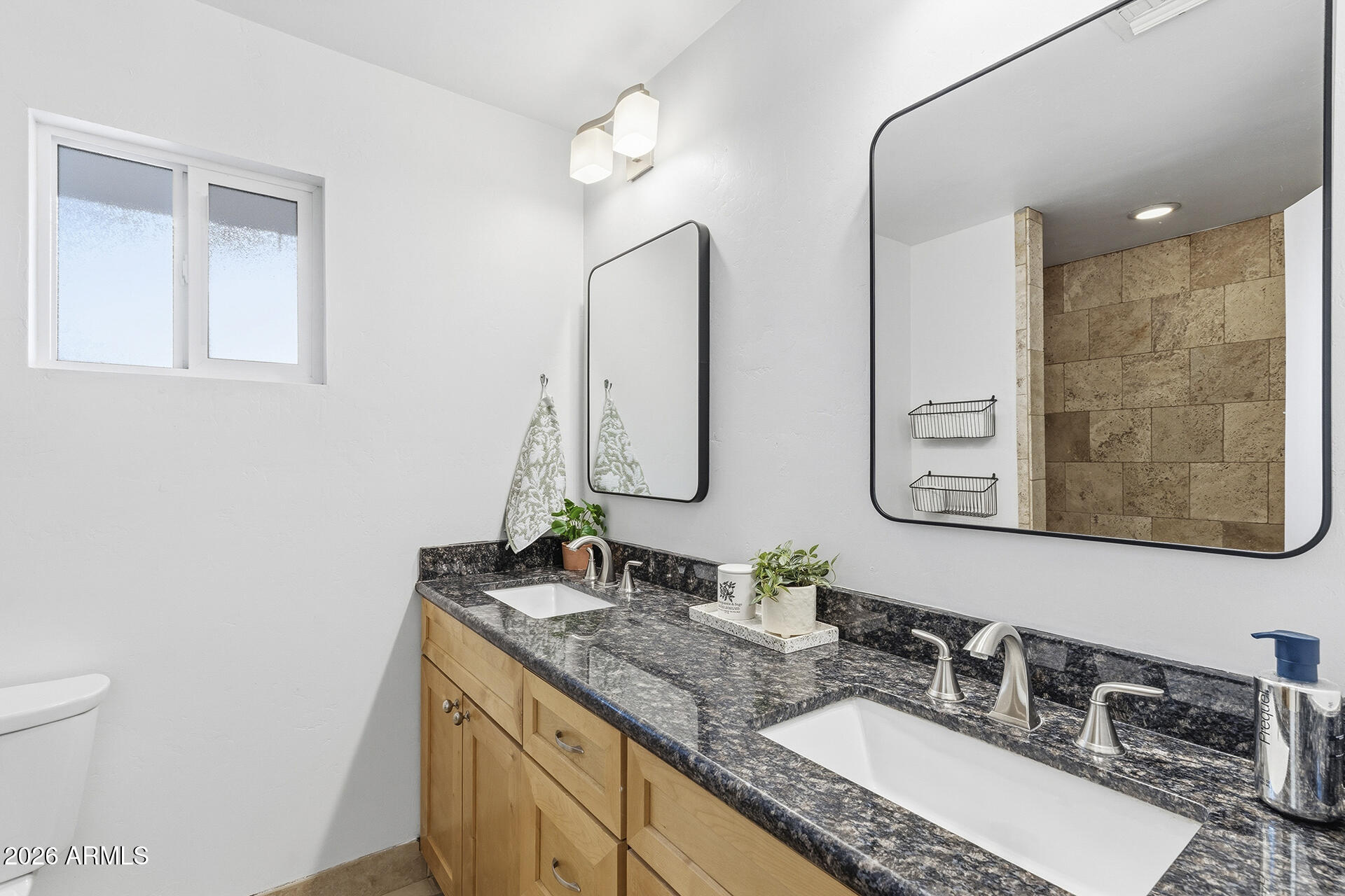 6804 North 11th Street Phoenix, AZ 85014 - Photo 20 of 32 Primary Bathroom