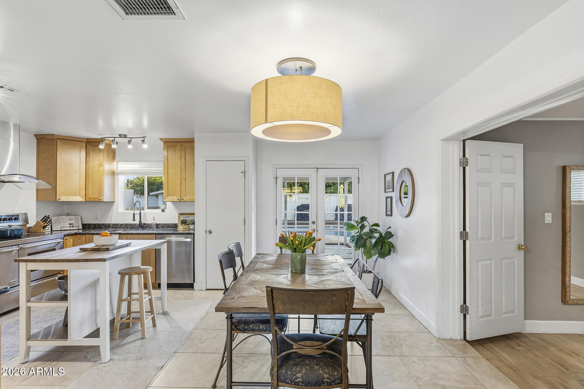 6804 North 11th Street Phoenix, AZ 85014 - Photo 7 of 32 Dining Room