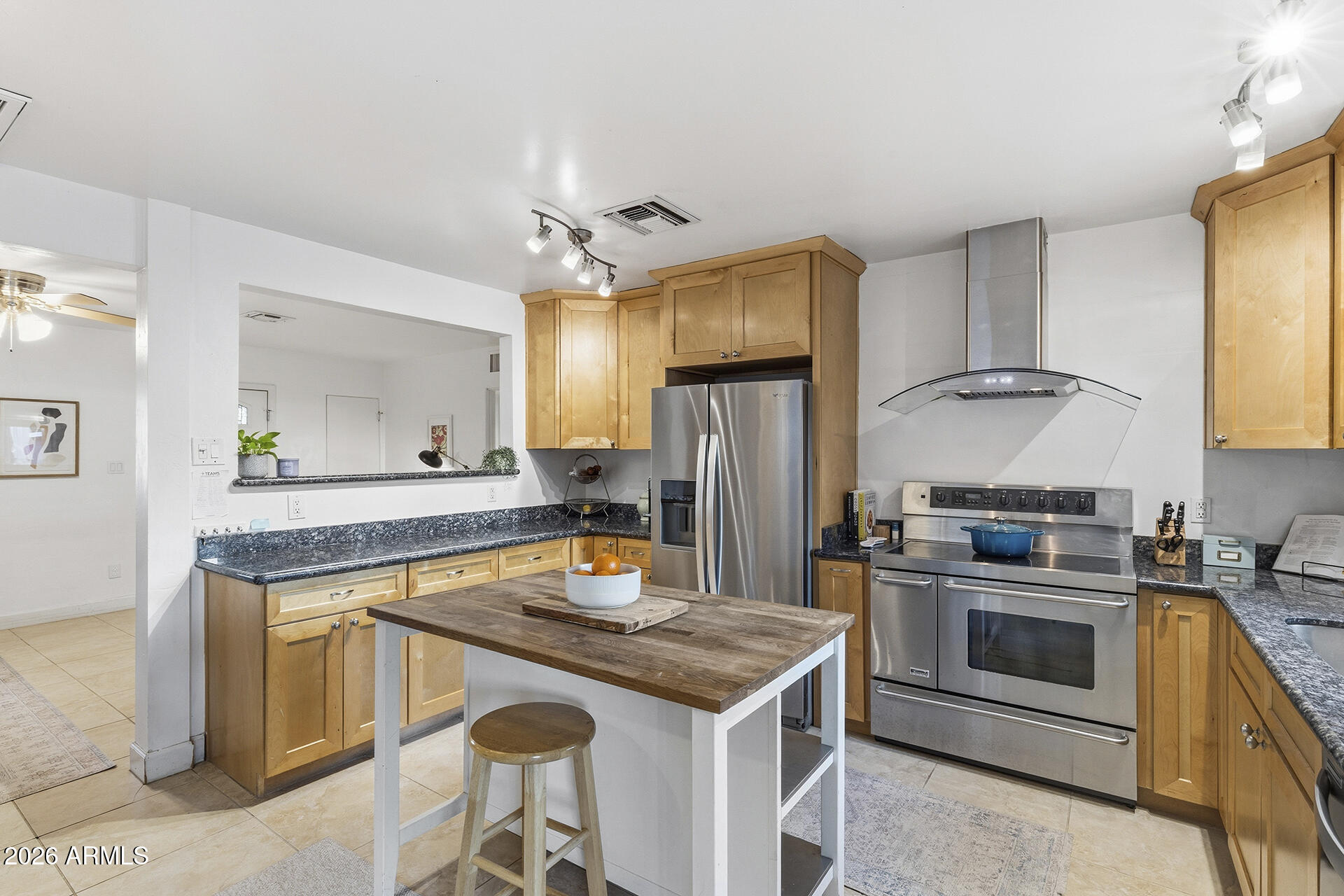 6804 North 11th Street Phoenix, AZ 85014 - Photo 10 of 32 Kitchen