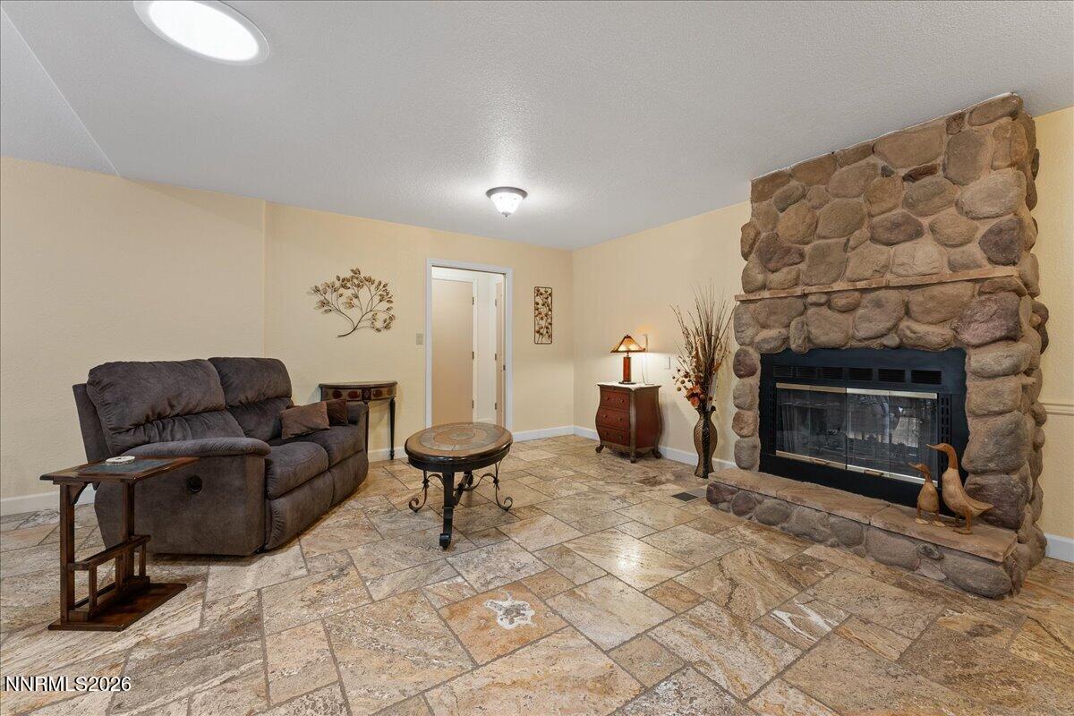 291 Surrey Court Reno, NV 89521 - Photo 7 of 48 11-291 Surrey Drive Reno NV 89521 (11 of