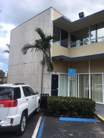 $12,500 | 140 South Federal Highway, Dania Beach, FL 33004