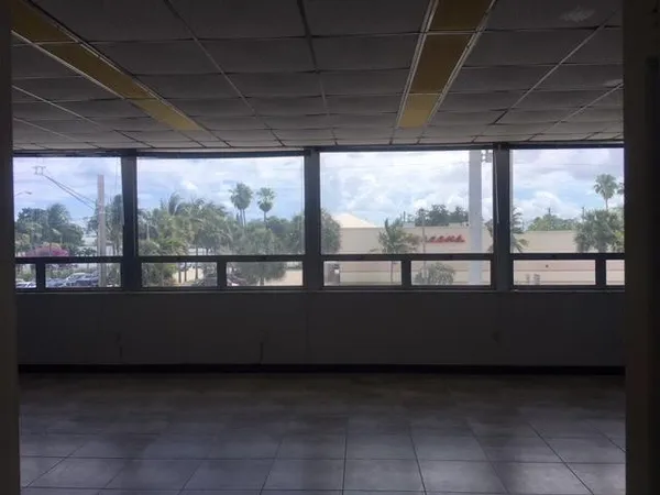 $12,500 | 140 South Federal Highway, Dania Beach, FL 33004