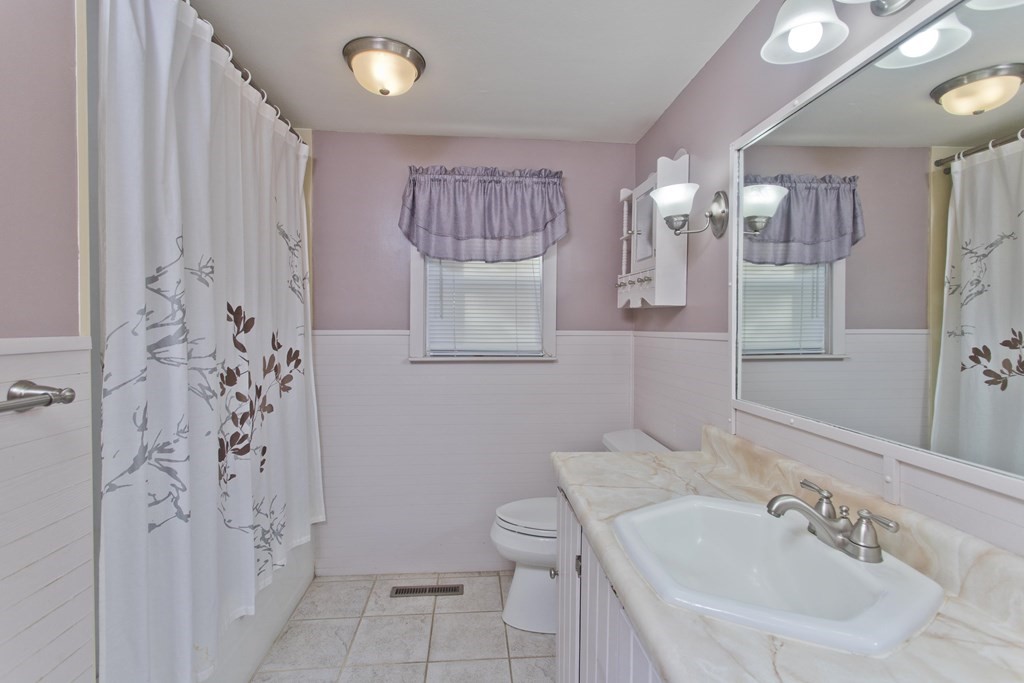 22 Holy Cross Street Springfield, MA 01104 - Photo 11 of 21 Gallery Image 11