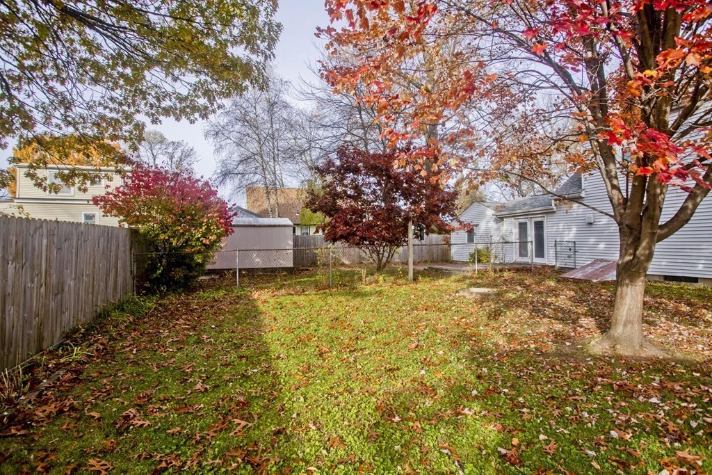 22 Holy Cross Street Springfield, MA 01104 - Photo 3 of 21 Gallery Image 3