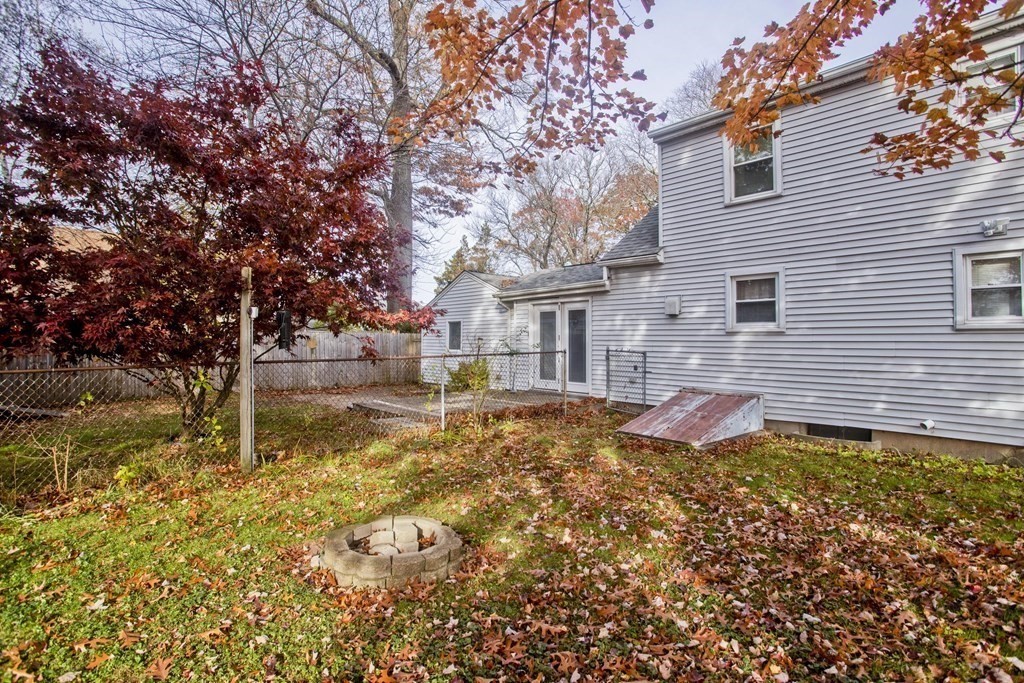 22 Holy Cross Street Springfield, MA 01104 - Photo 5 of 21 Gallery Image 5