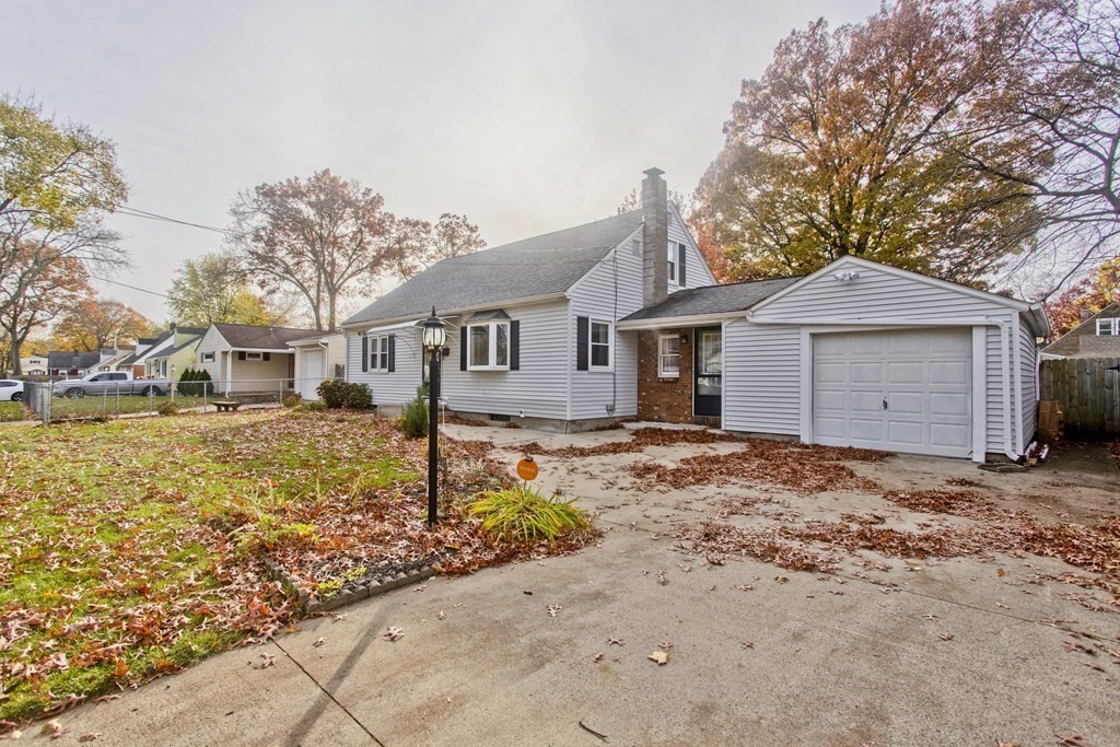 22 Holy Cross Street Springfield, MA 01104 - Photo 6 of 21 Gallery Image 6