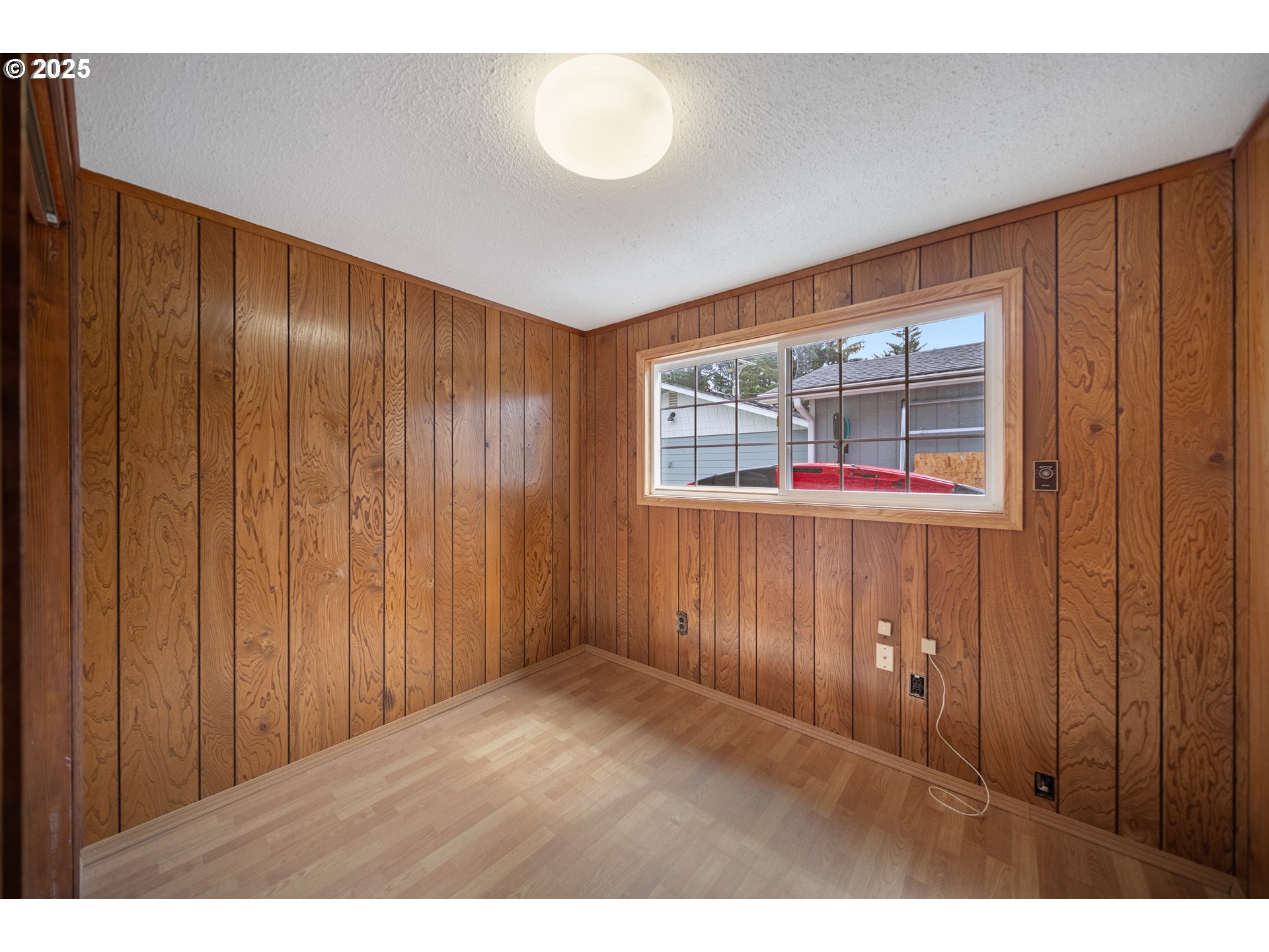460 Regents Place Reedsport, OR 97467 - Photo 18 of 46 Bedroom