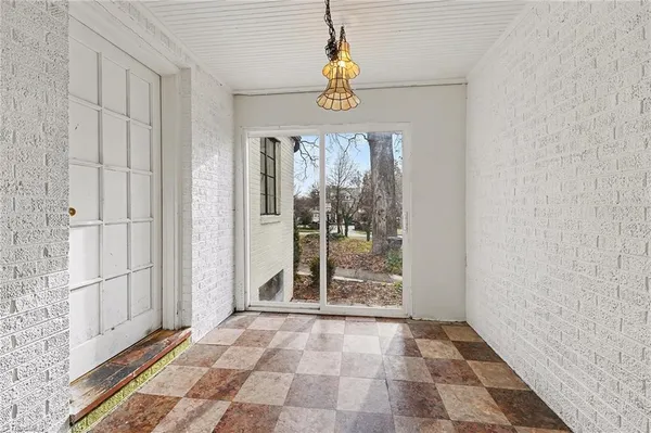 $599,900 | 1802 West Market Street, Greensboro, NC 27403