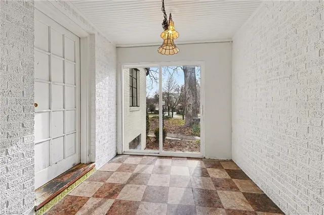 $599,900 | 1802 West Market Street, Greensboro, NC 27403