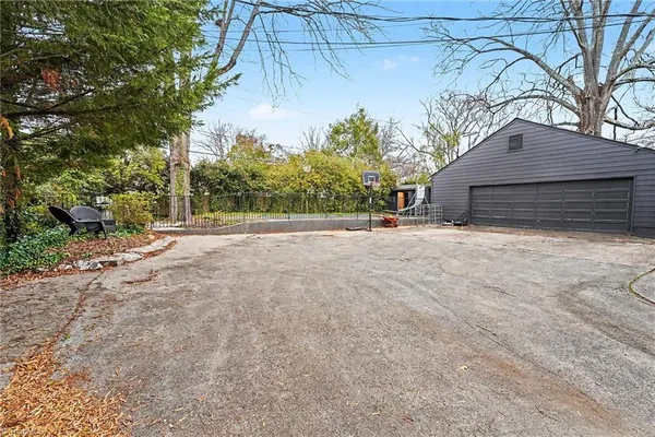 $599,900 | 1802 West Market Street, Greensboro, NC 27403