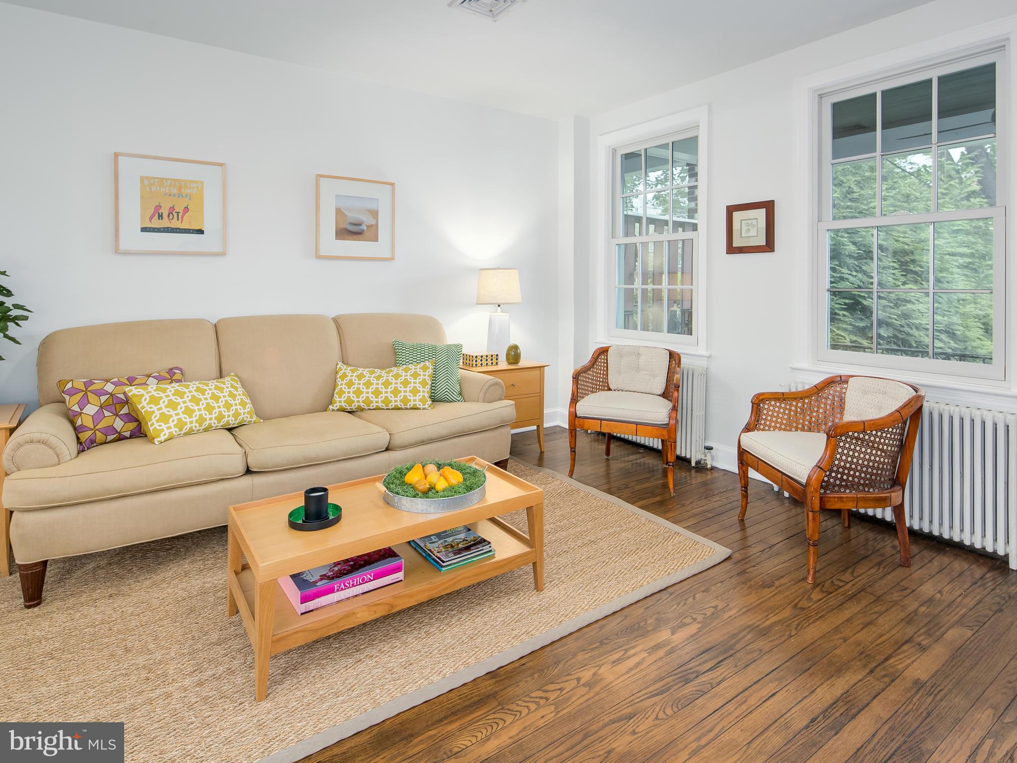 3822 W Street Northwest Washington, DC 20007 - Photo 11 of 30 Living Room