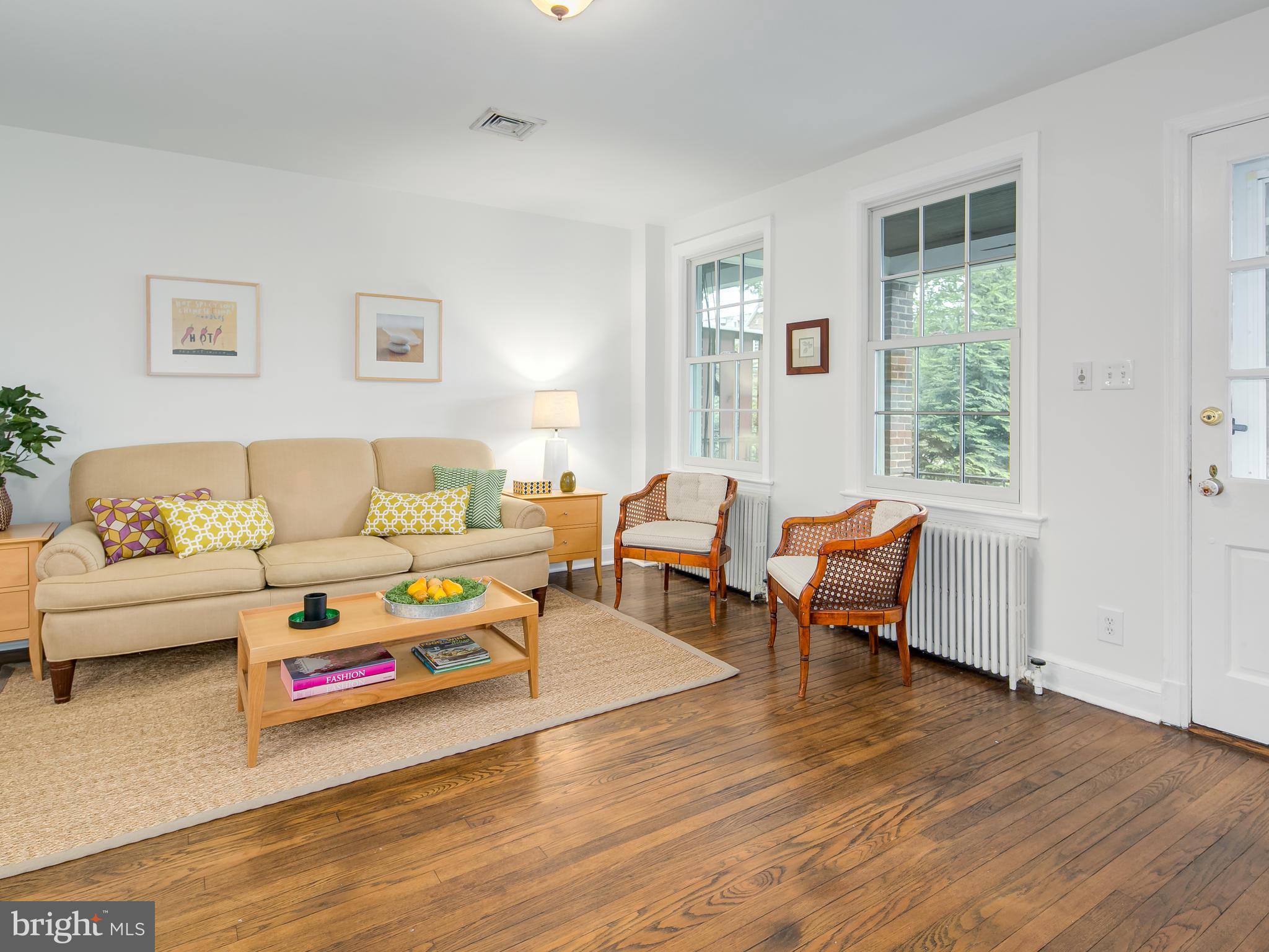 3822 W Street Northwest Washington, DC 20007 - Photo 3 of 30 Living Room