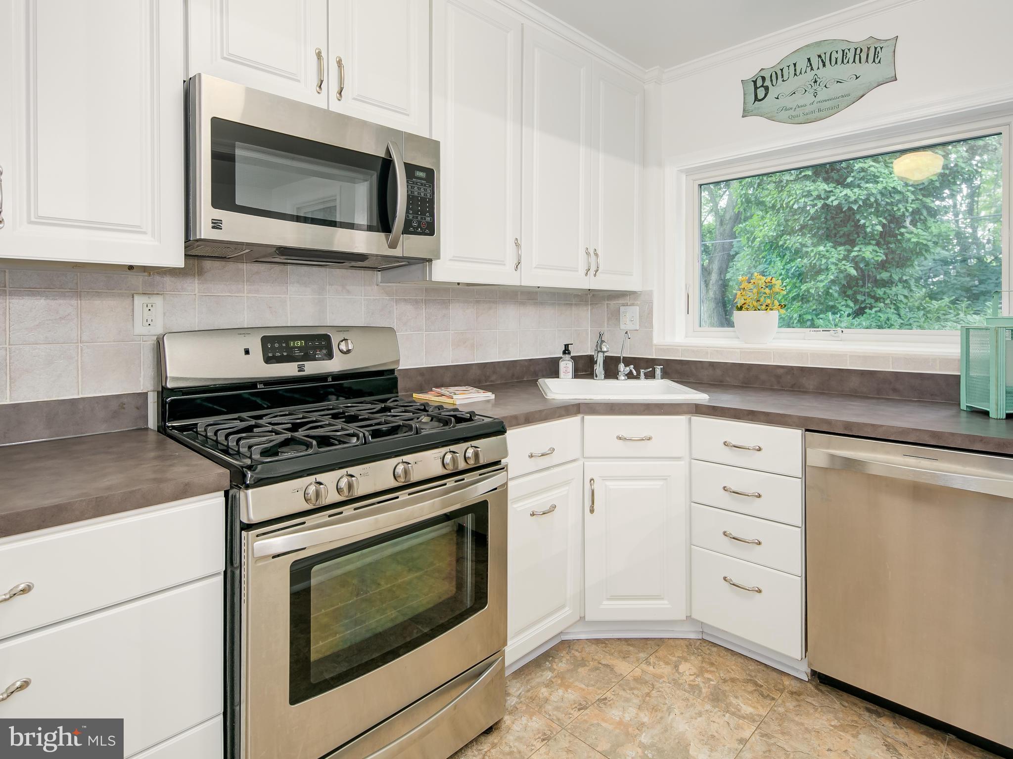 3822 W Street Northwest Washington, DC 20007 - Photo 6 of 30 Kitchen