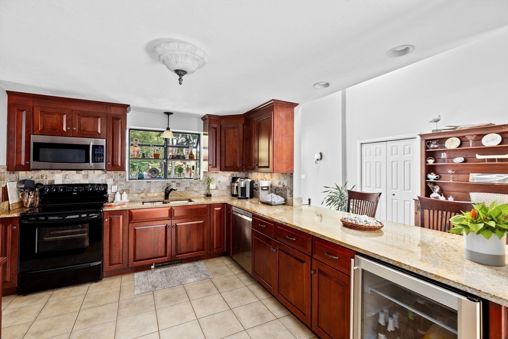 253 Middleboro Road East Freetown, MA 02717 - Photo 12 of 40 Gallery Image 12