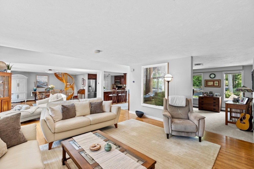 253 Middleboro Road East Freetown, MA 02717 - Photo 8 of 40 Gallery Image 8