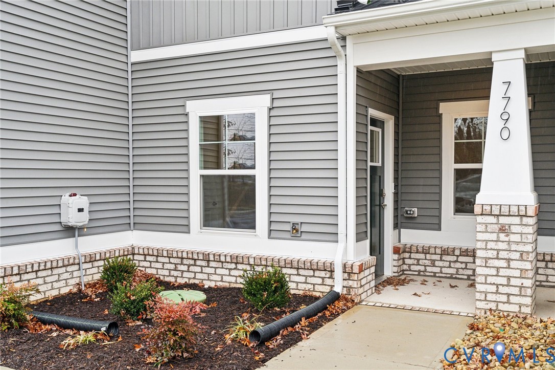7766 Secret Knl Terrace Mechanicsville, VA 23111 - Photo 2 of 27