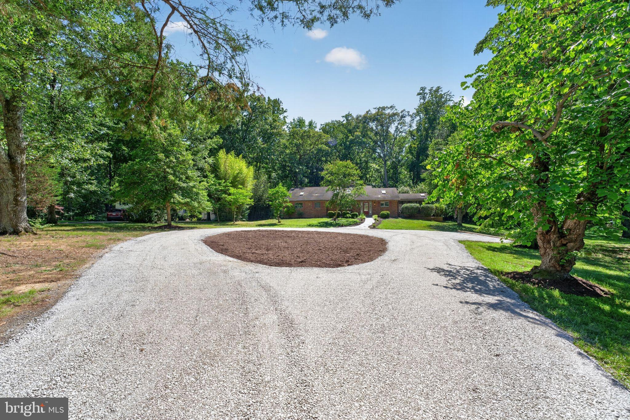 10800 Park Road Lorton, VA 22079 - Photo 4 of 49 Circular Driveway with Parking Area