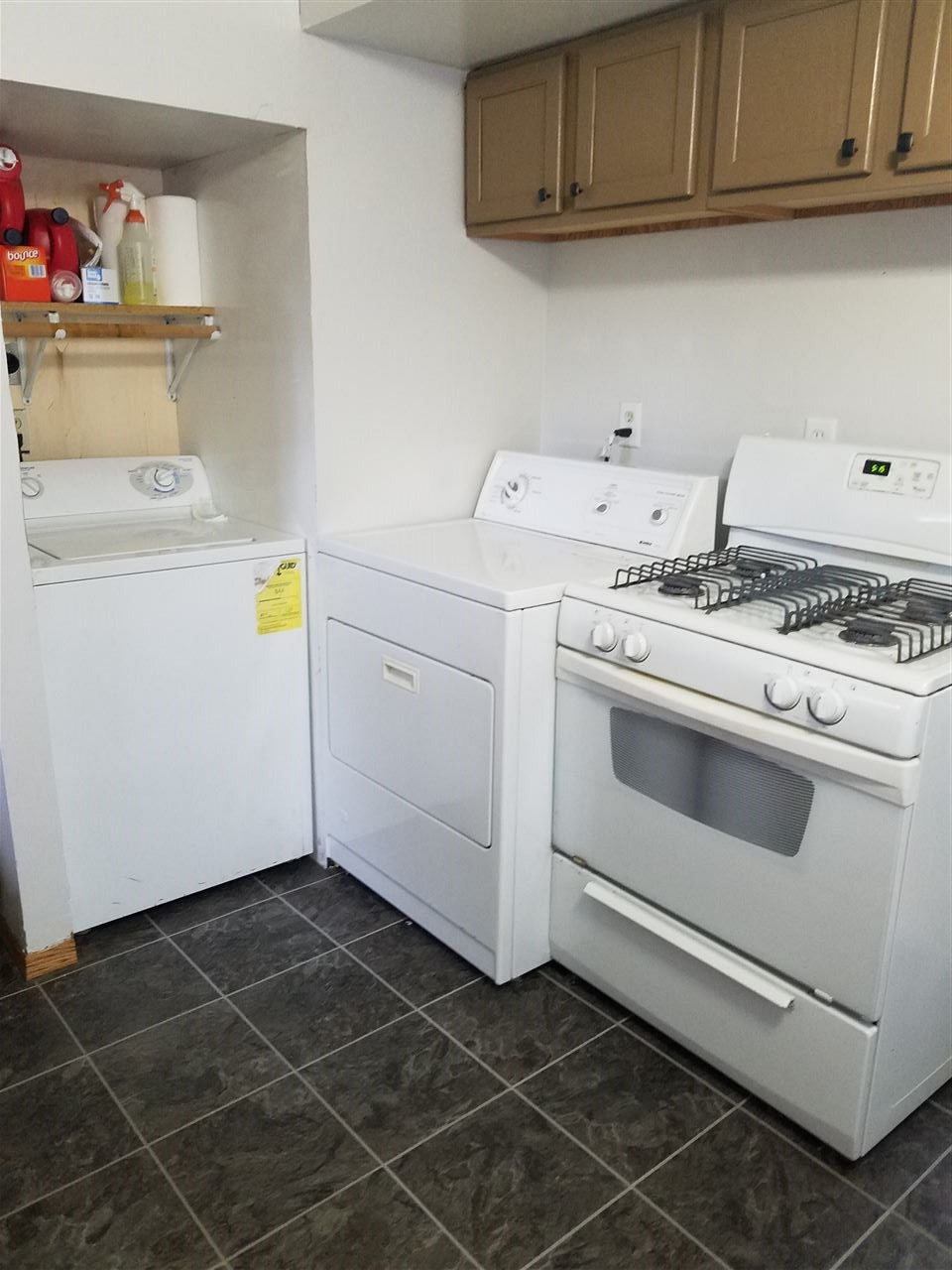 7502 Randy Road Machesney Park, IL 61115 - Photo 8 of 16 a utility room with dryer and washer