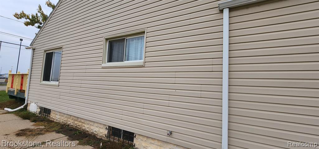 3822 Western Road Flint, MI 48506 - Photo 6 of 19
