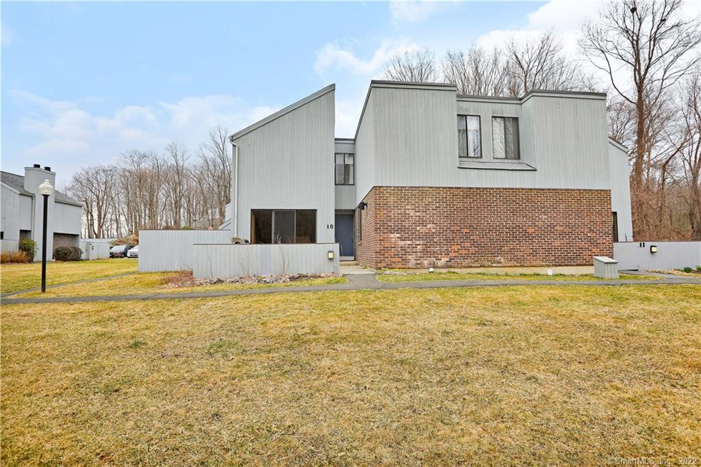 10 Kiwi Corner, Unit 10 Ridgefield, CT 06877 - Photo 1 of 1
