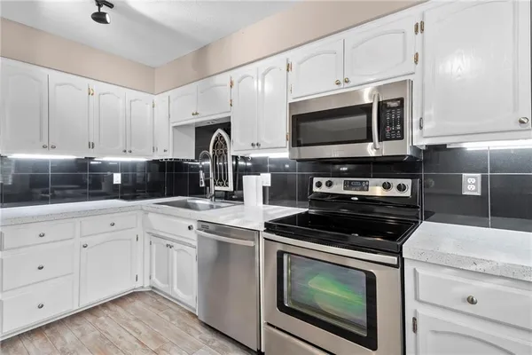 $230,000 | 5313 Northwest 83 Place, Kansas City, MO 64151