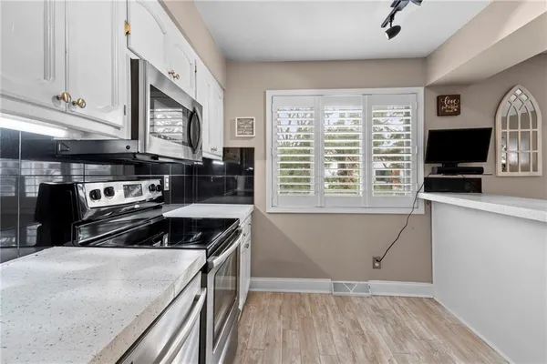 $230,000 | 5313 Northwest 83 Place, Kansas City, MO 64151