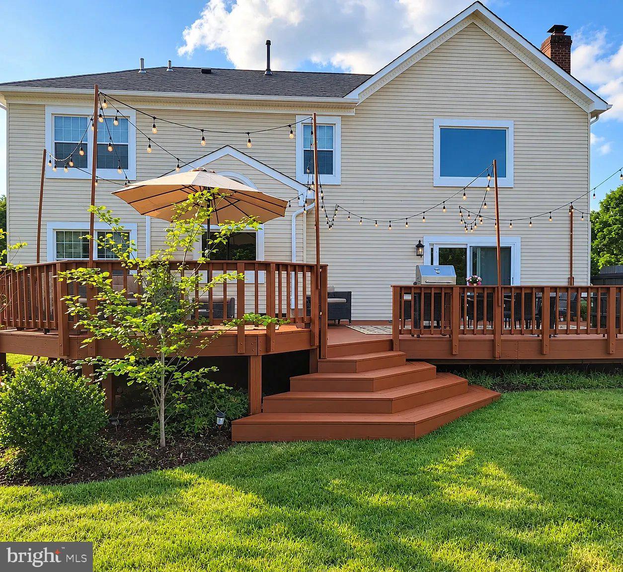 6923 Confederate Ridge Lane Centreville, VA 20121 - Photo 44 of 47 Large Two Tier Deck