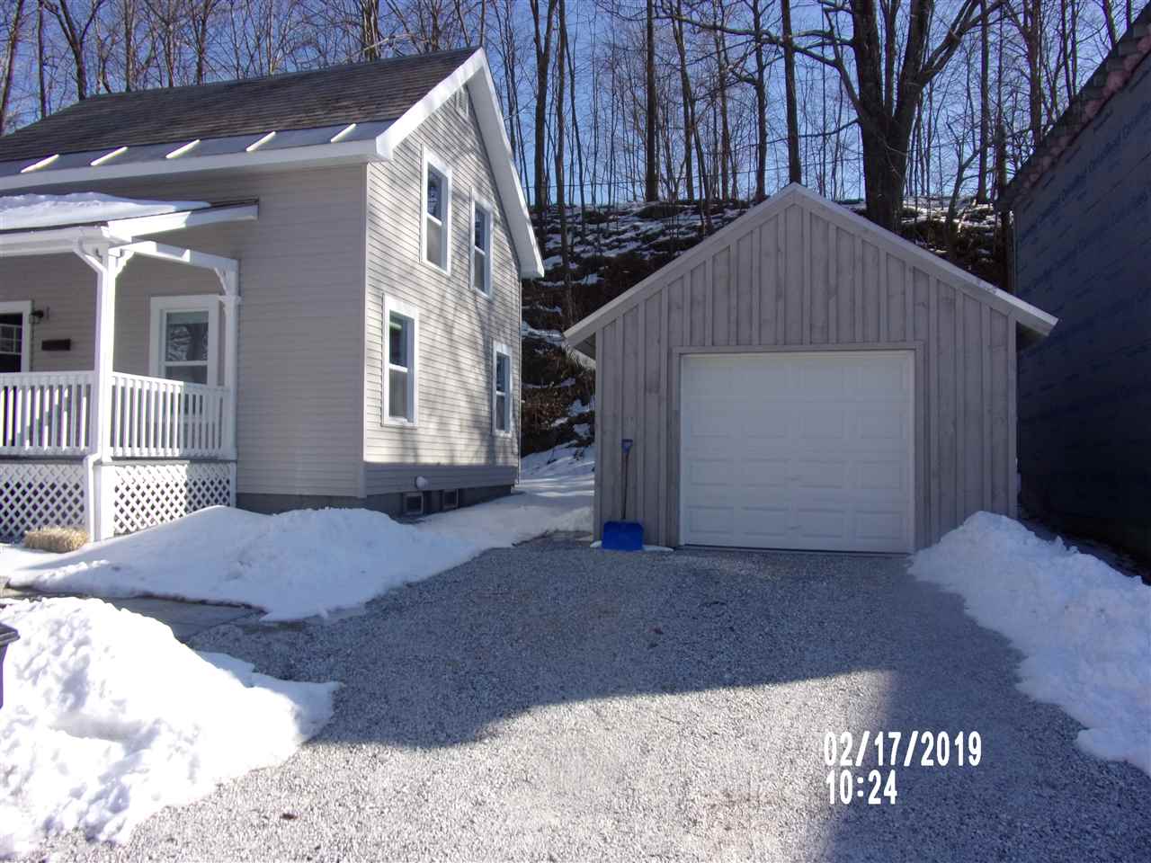 12 North Street Proctor, VT 05765 - Photo 3 of 30