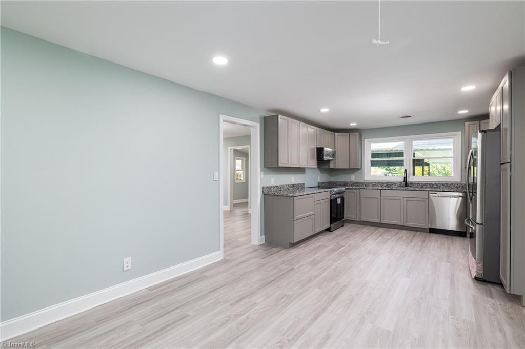 4009 Merton Road Greensboro, NC 27455 - Photo 10 of 32 Gallery Image 10