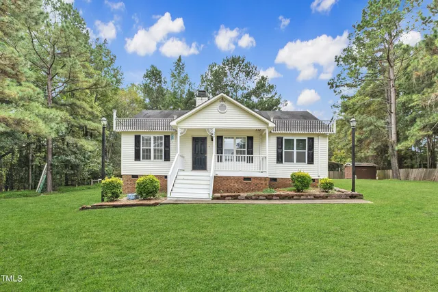 $295,000 | 308 Deep Creek Drive, Clayton, NC 27520