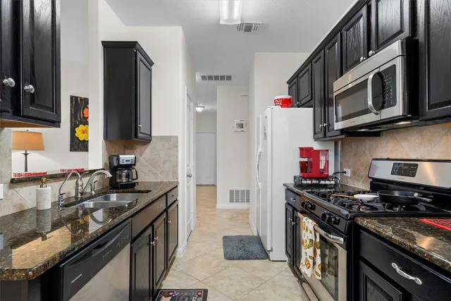 $299,900 | 128 Moulins Lane, Georgetown, TX 78626