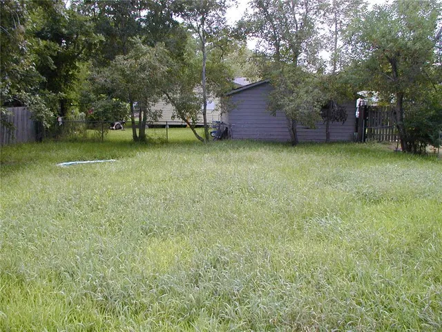 $995 | 421 South Columbia Drive, West Columbia, TX 77486