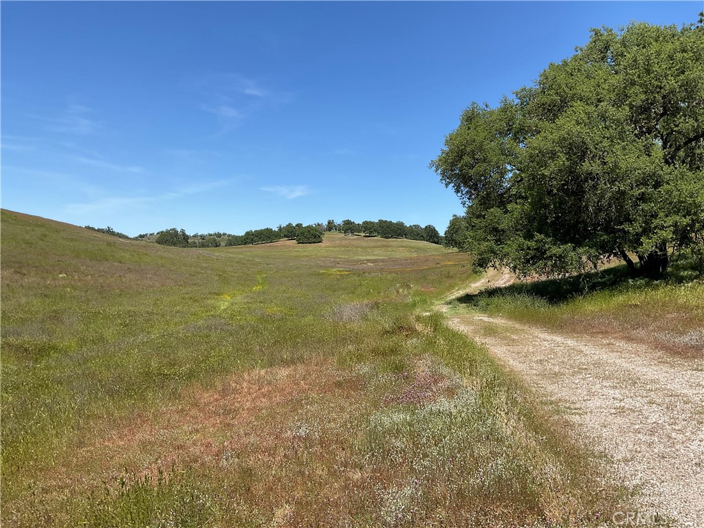 2 Interlake Road Bradley, CA 93426 - Photo 7 of 20