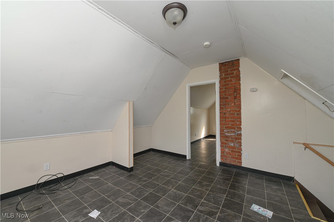 1671 Wayside Road Cleveland, OH 44112 - Photo 29 of 42