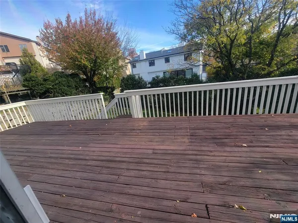 $8,500 | 307 Center Street, Englewood Cliffs, NJ 07632