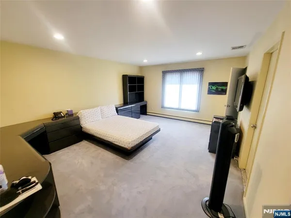 $8,500 | 307 Center Street, Englewood Cliffs, NJ 07632