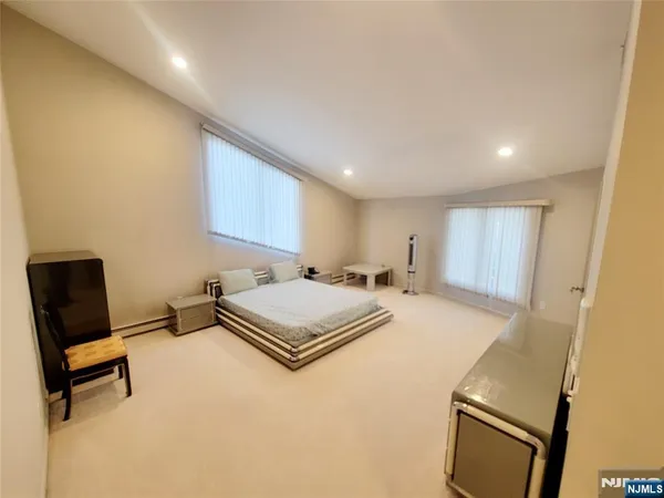 $8,500 | 307 Center Street, Englewood Cliffs, NJ 07632