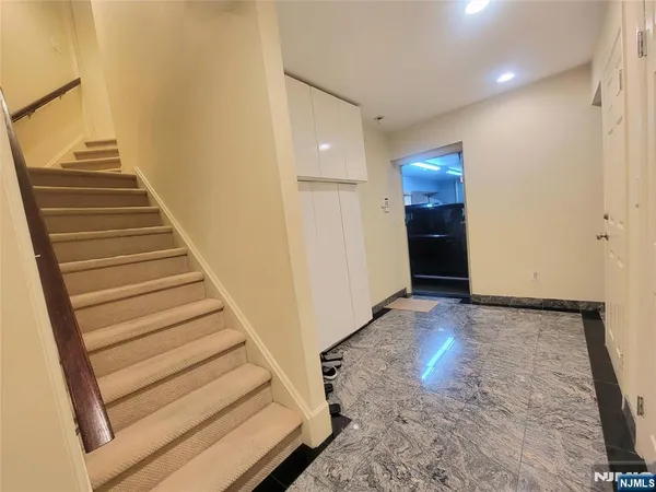 $8,500 | 307 Center Street, Englewood Cliffs, NJ 07632