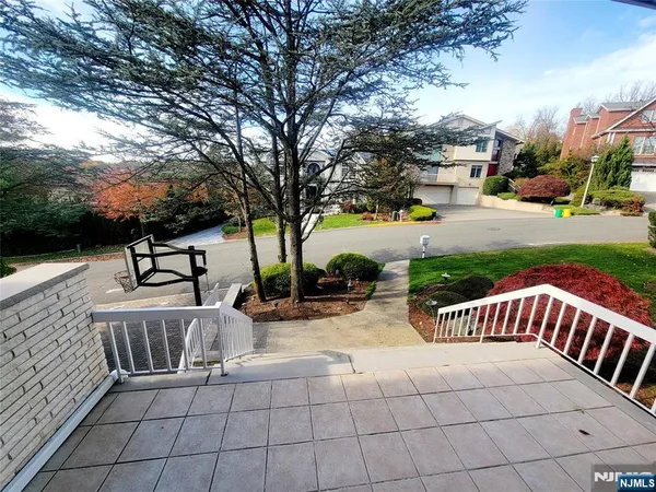 $8,500 | 307 Center Street, Englewood Cliffs, NJ 07632