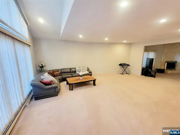 $8,500 | 307 Center Street, Englewood Cliffs, NJ 07632