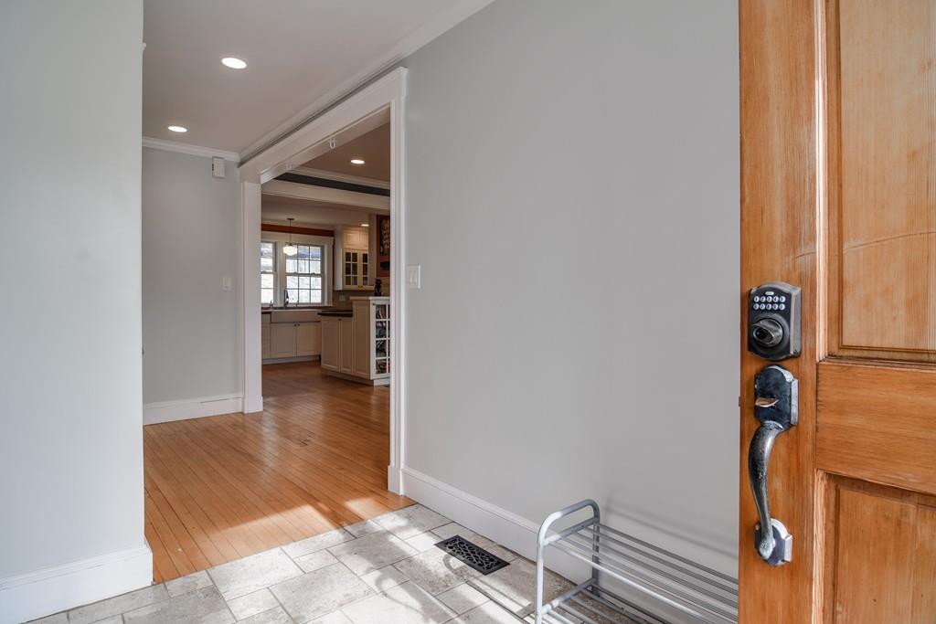 44 Concord Road Marlborough, MA 01752 - Photo 3 of 31 Gallery Image 3