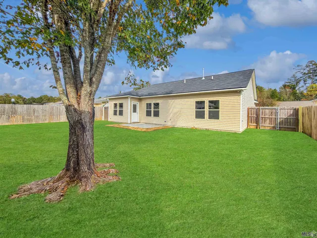 $249,900 | 22795 Lafourche Lane, Denham Springs, LA 70726