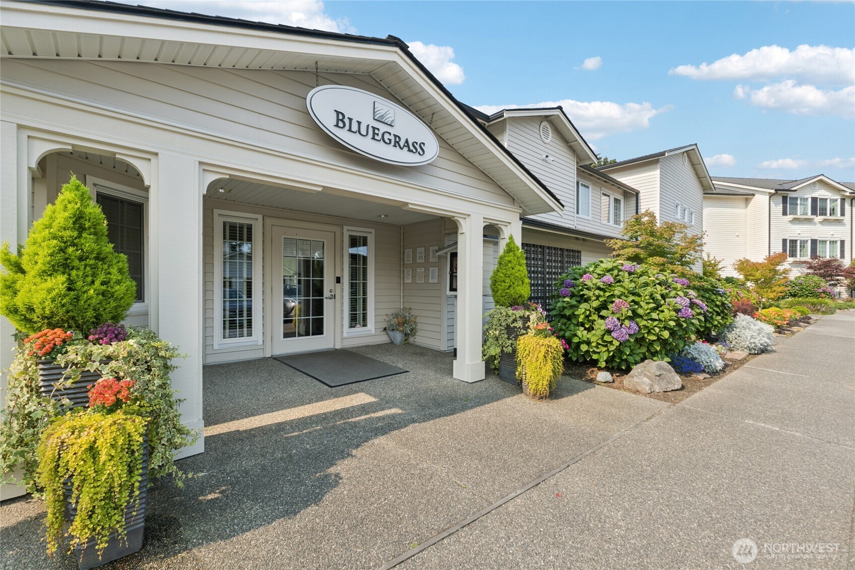 12404 East Gibson Road, Unit N203 Everett, WA 98204 - Photo 19 of 28