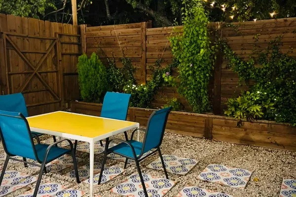 $2,300 | 211 Lessin Lane, Unit B, Austin, TX 78704