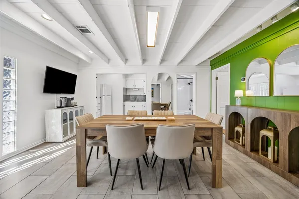 $2,300 | 211 Lessin Lane, Unit B, Austin, TX 78704