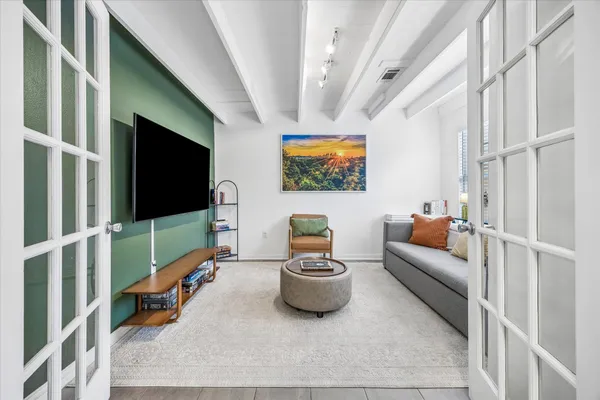 $2,300 | 211 Lessin Lane, Unit B, Austin, TX 78704