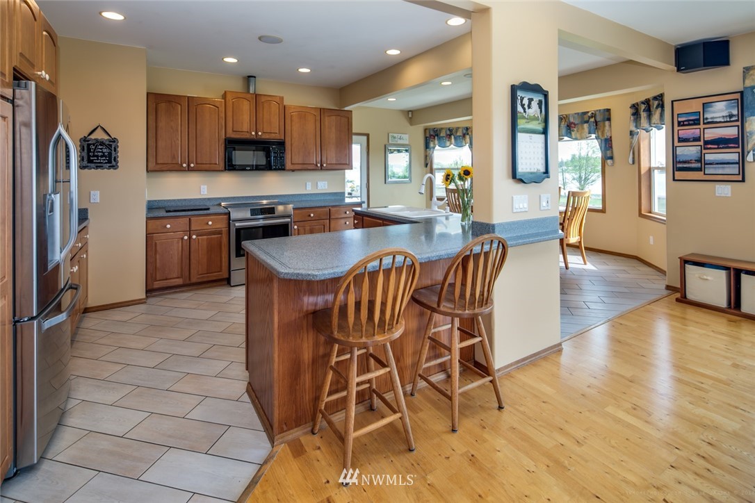 155 East Wiser Lake Road Lynden, WA 98264 - Photo 9 of 25 Gallery Image 9