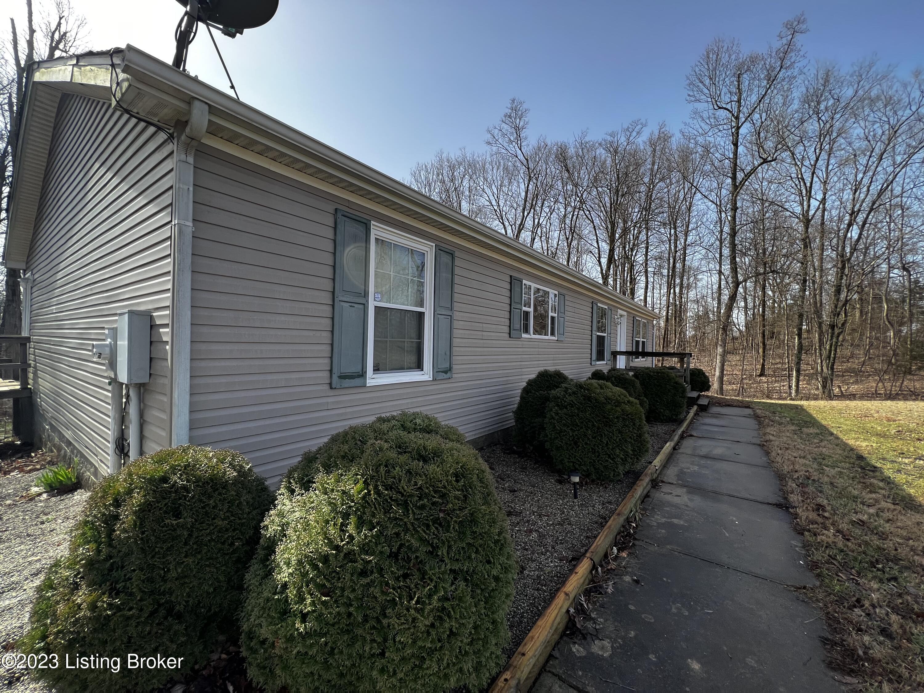 733 Gills Ridge Road Bedford, KY 40006 - Photo 2 of 22 5CFB4CD2-04B5-4517-972D-0DBB1A3391CF