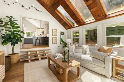 $1,300,000 | 11785 Penny Place Northeast, Bainbridge Island, WA 98110