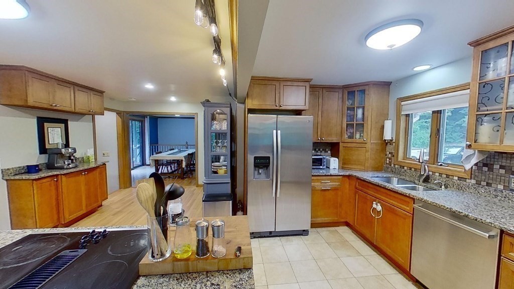 83 Thomas Road Montgomery, MA 01050 - Photo 15 of 42